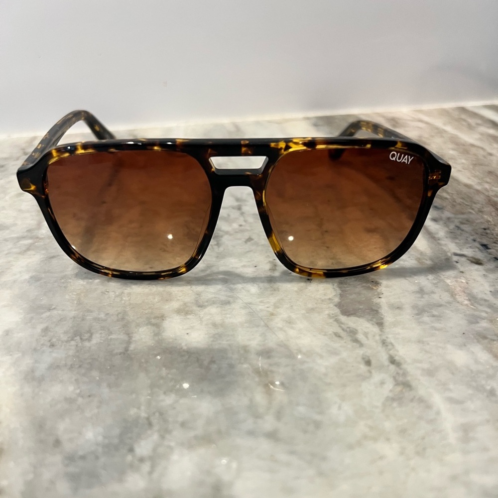 Quay on the Fly
Shiny Yellow Tortoise Frame / Orange Lens
No case